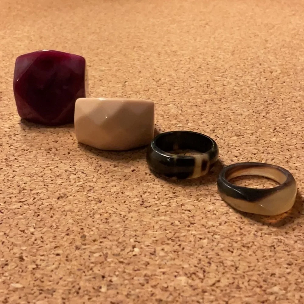 Set of Four unique color and material rings - Picture 2 of 4